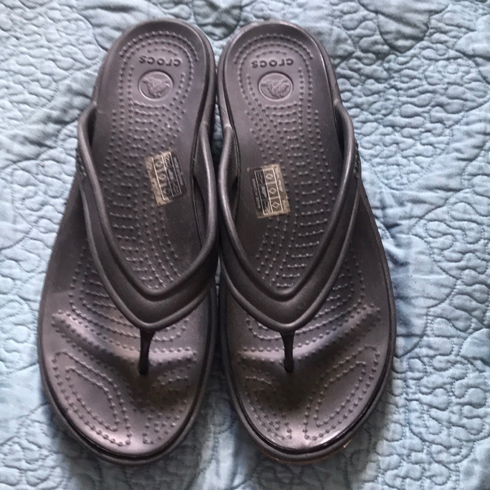 Crock flip flops
